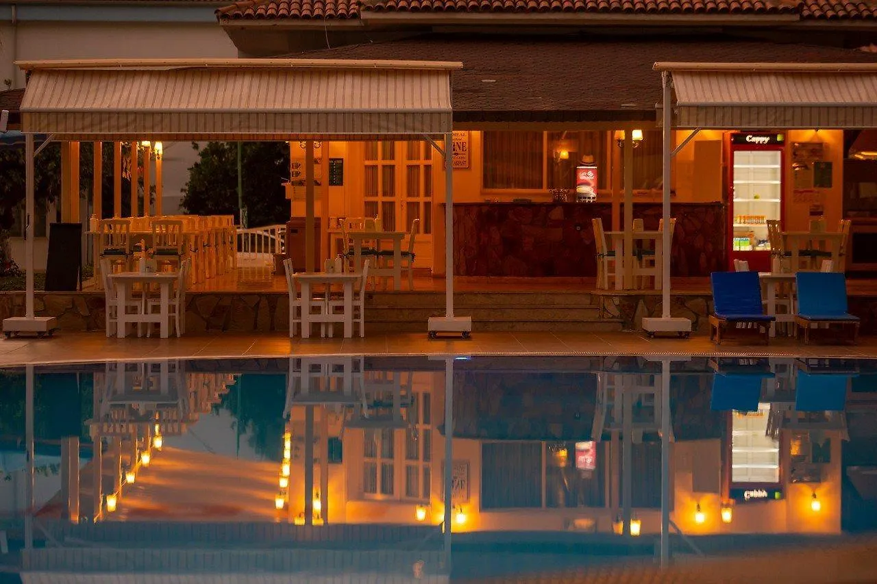 White Hotel Ölüdeniz 3*,