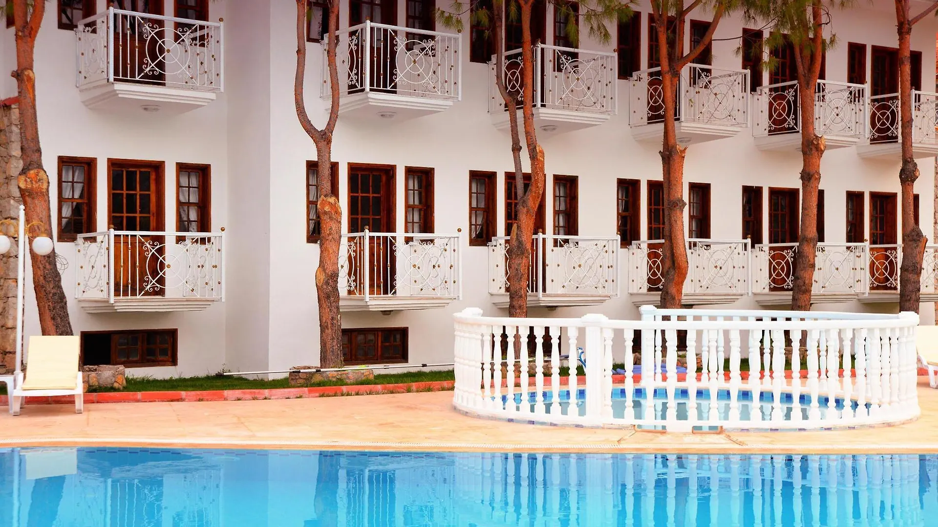 White Hotel Олудениз 3*,  Турция